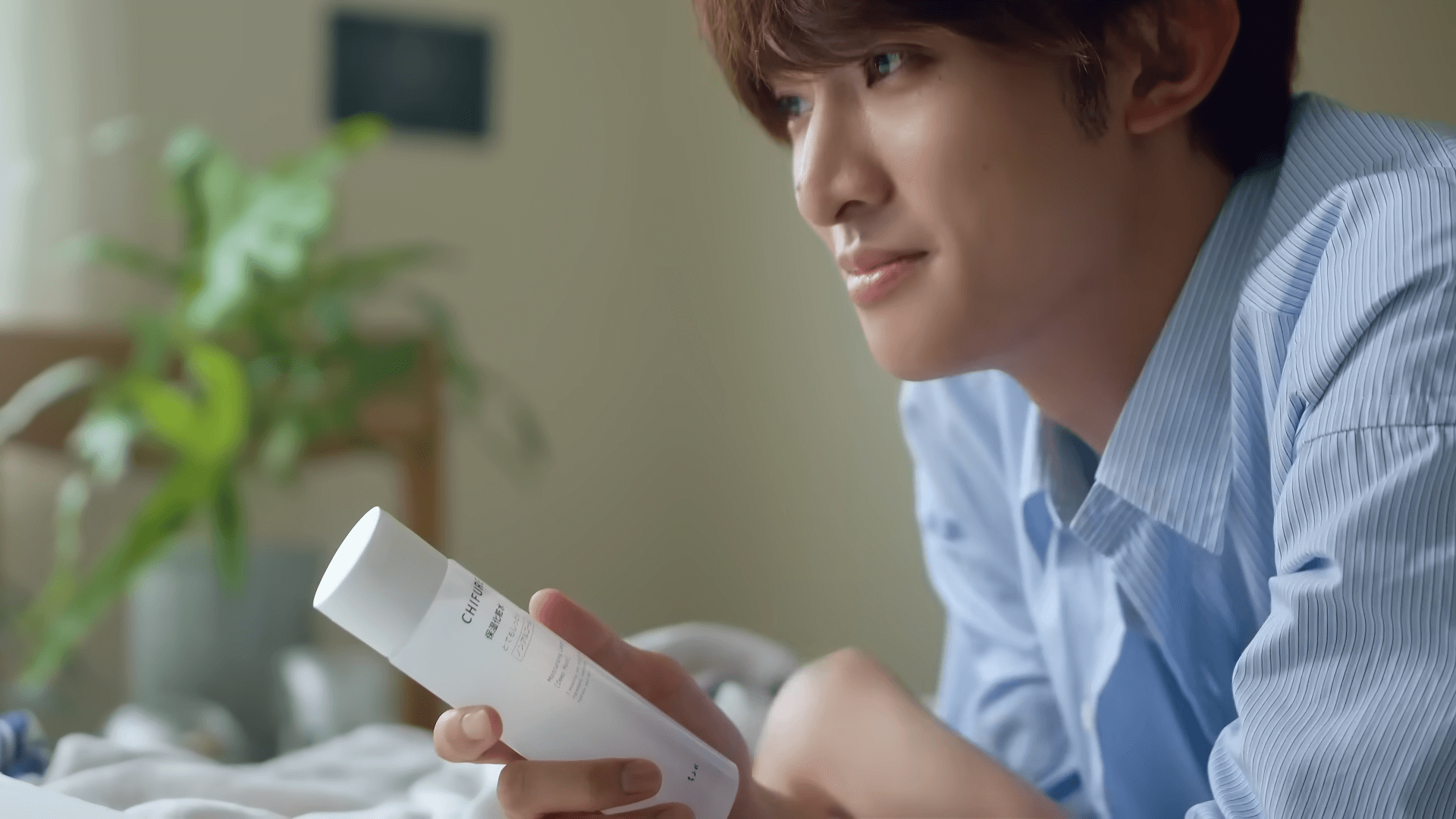 Web CM “Admiring Life” Long Version Koji Mukai (1)