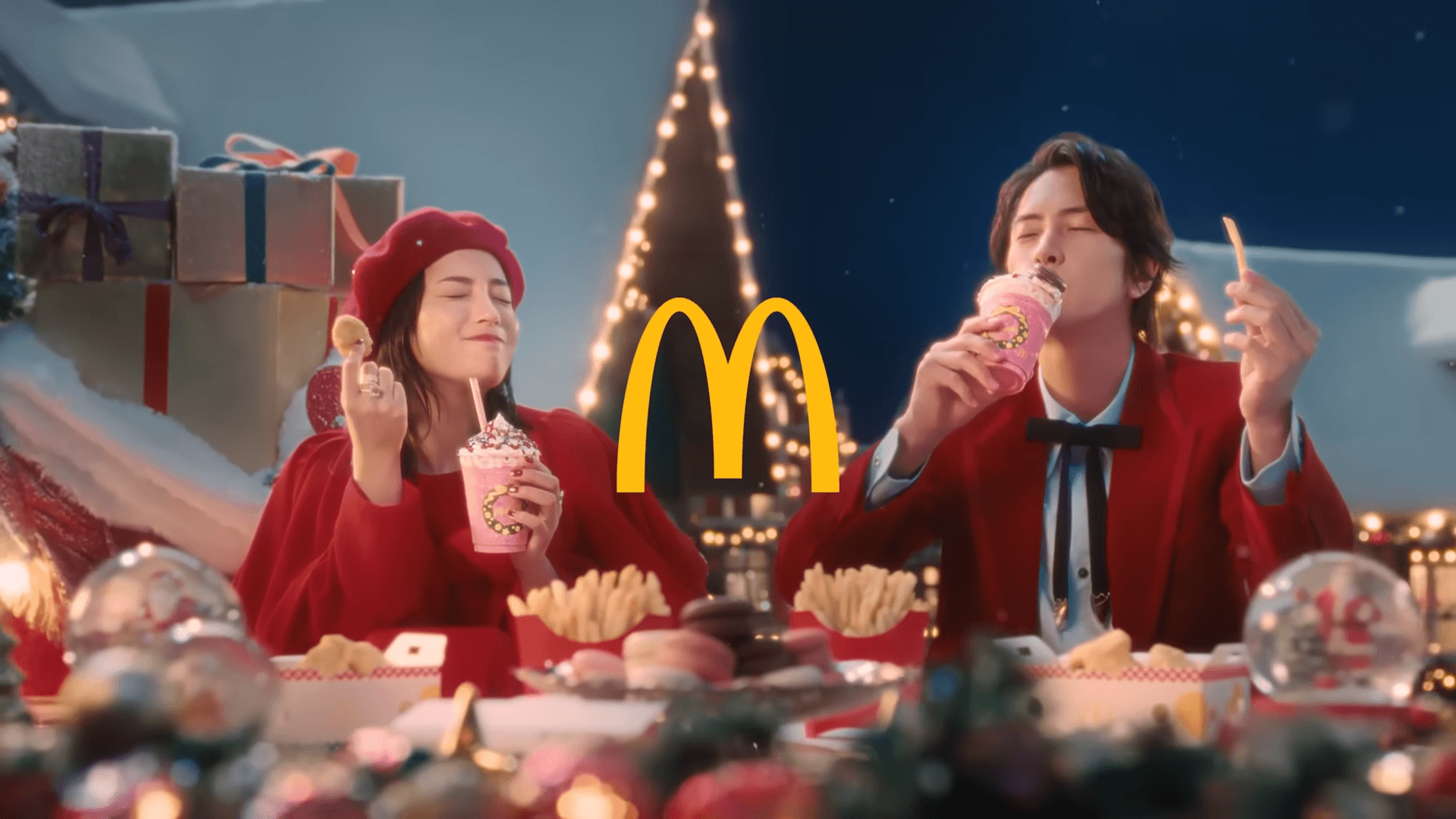 McCafé “Mac’s Strawberry Frappe” 30 seconds Suzu Hirose, Tomohisa Yamashita (1)